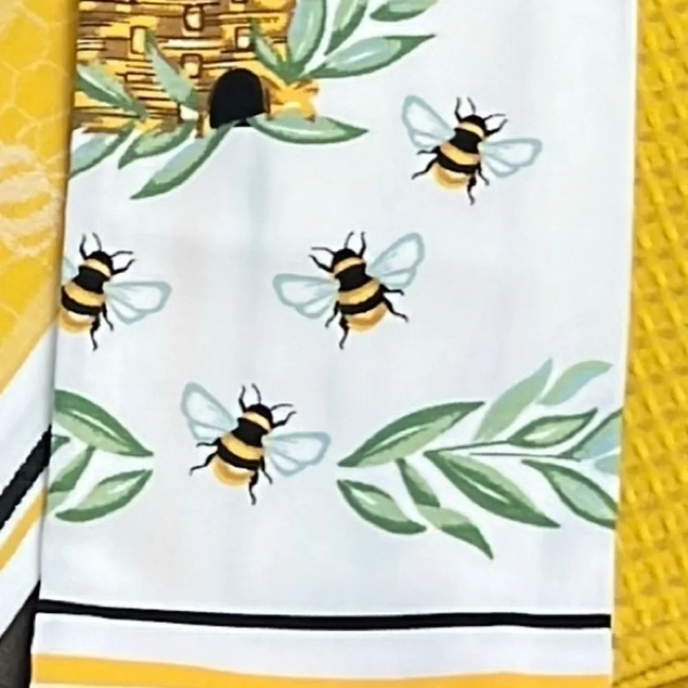 Martha Stewart  - ‘Summer Bees’ Dish towels (3). NWT. Firm! Last One